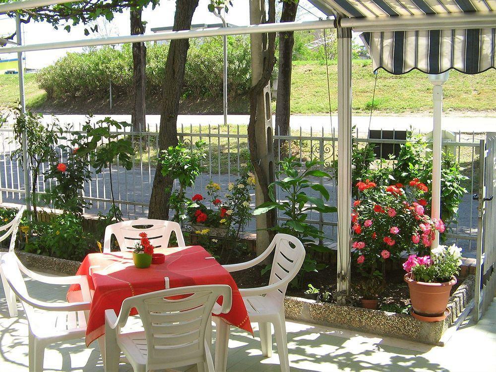 Villa Lauda B&B Rimini Esterno foto