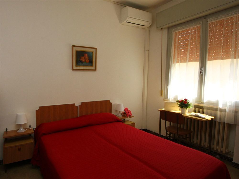 Villa Lauda B&B Rimini Esterno foto