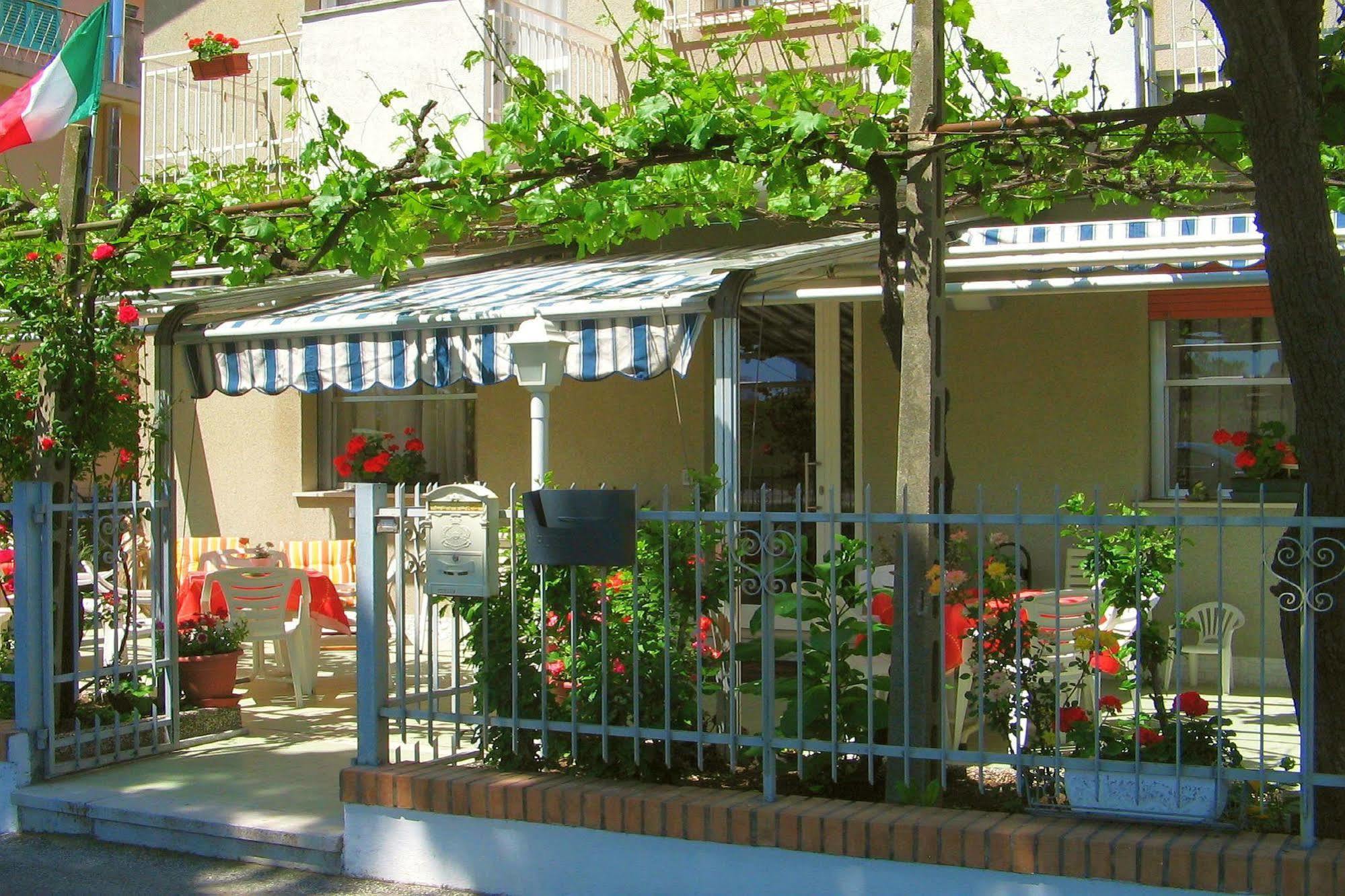 Villa Lauda B&B Rimini Esterno foto